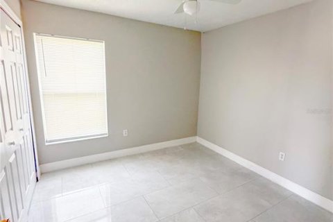 House in Davenport, Florida 4 bedrooms, 176.98 sq.m. № 2316585 - photo 24