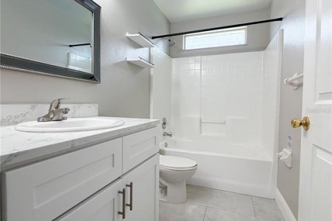 House in Davenport, Florida 4 bedrooms, 176.98 sq.m. № 2316585 - photo 21