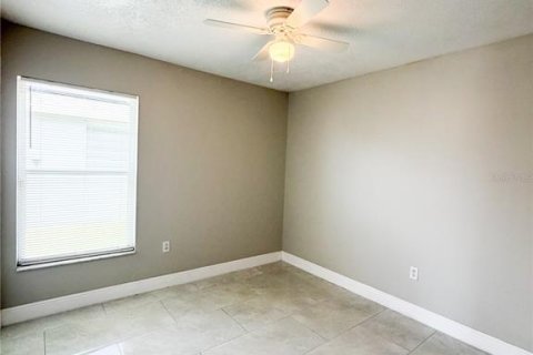 House in Davenport, Florida 4 bedrooms, 176.98 sq.m. № 2316585 - photo 23