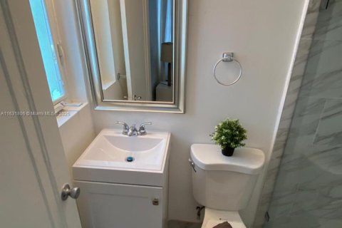 Immobilier commercial à vendre à Miami Beach, Floride: 748.05 m2 № 1811667 - photo 12
