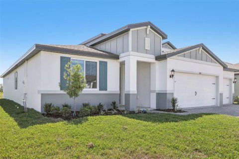 House in Zephyrhills, Florida 5 bedrooms, 283.44 sq.m. № 1765585 - photo 1
