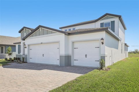 House in Zephyrhills, Florida 5 bedrooms, 283.44 sq.m. № 1765585 - photo 13