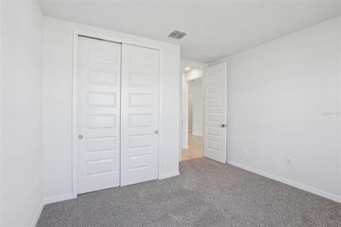 House in Zephyrhills, Florida 5 bedrooms, 283.44 sq.m. № 1765585 - photo 18