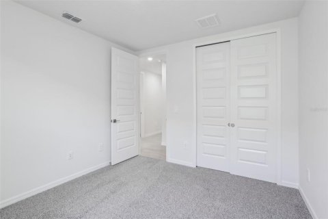 House in Zephyrhills, Florida 5 bedrooms, 283.44 sq.m. № 1765585 - photo 25