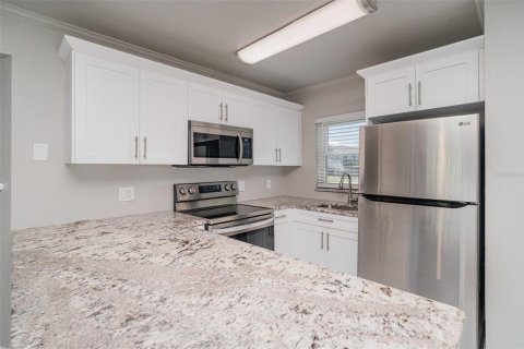Condo in Punta Gorda, Florida, 2 bedrooms № 2103037 - photo 7