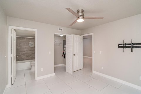 Condo in Punta Gorda, Florida, 2 bedrooms № 2103037 - photo 12