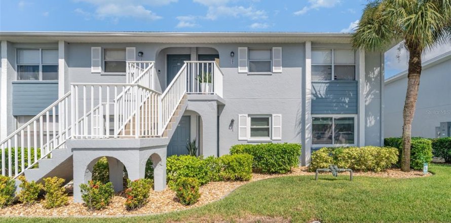Condo in Punta Gorda, Florida, 2 bedrooms № 2103037