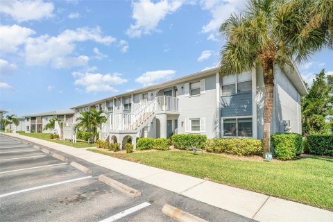 Condo in Punta Gorda, Florida, 2 bedrooms № 2103037 - photo 3
