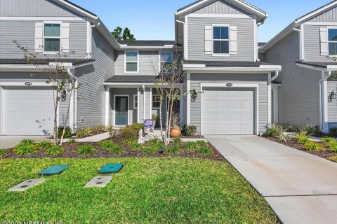 House in WELLS CREEK in Jacksonville, Florida 3 bedrooms, 136.75 sq.m. № 885643 - photo 1