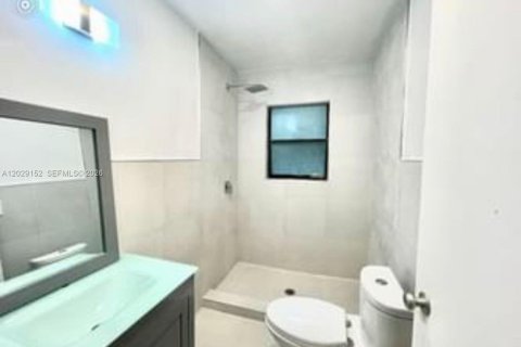 Villa ou maison à vendre à Hollywood, Floride: 5 chambres, 166.11 m2 № 2077413 - photo 5
