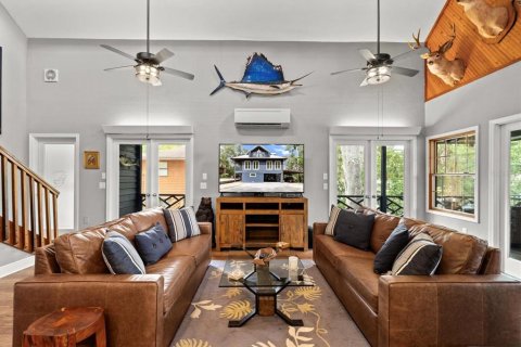 House in Homosassa, Florida 4 bedrooms, 246.1 sq.m. № 1778788 - photo 7