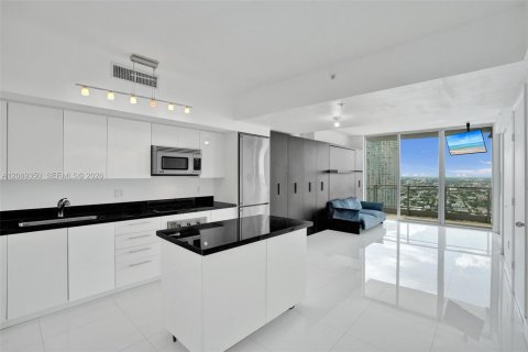 Copropriété à louer à Miami, Floride: 1 chambre, 70.98 m2 № 2386903 - photo 2