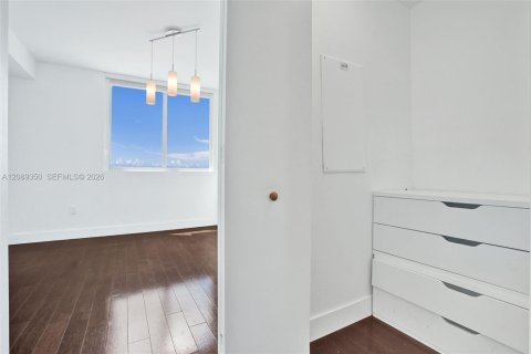 Copropriété à louer à Miami, Floride: 1 chambre, 70.98 m2 № 2386903 - photo 24