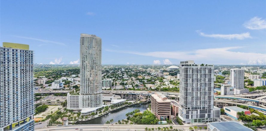 Condo à Miami, Floride, 1 chambre  № 2386903