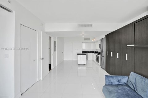 Copropriété à louer à Miami, Floride: 1 chambre, 70.98 m2 № 2386903 - photo 11