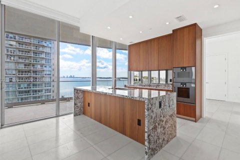 Copropriété à louer à Miami, Floride: 2 chambres, 102.38 m2 № 2328747 - photo 4