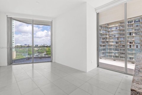 Copropriété à louer à Miami, Floride: 2 chambres, 102.38 m2 № 2328747 - photo 9