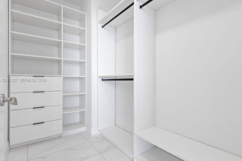 Copropriété à louer à Miami, Floride: 2 chambres, 102.38 m2 № 2328747 - photo 12