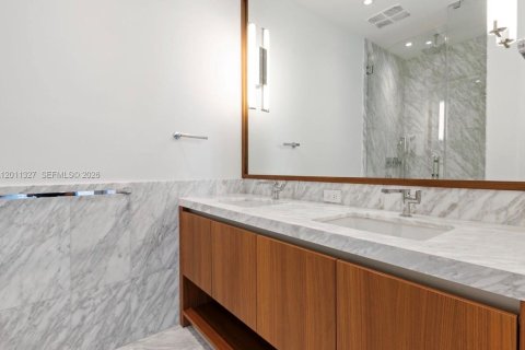 Copropriété à louer à Miami, Floride: 2 chambres, 102.38 m2 № 2328747 - photo 13