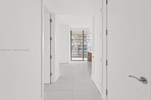 Copropriété à louer à Miami, Floride: 2 chambres, 102.38 m2 № 2328747 - photo 8