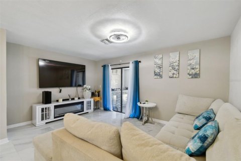 Townhouse in Tampa, Florida 2 bedrooms, 96.34 sq.m. № 1744257 - photo 18