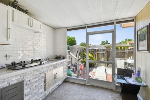 Townhouse in Tampa, Florida 2 bedrooms, 96.34 sq.m. № 1744257 - photo 20