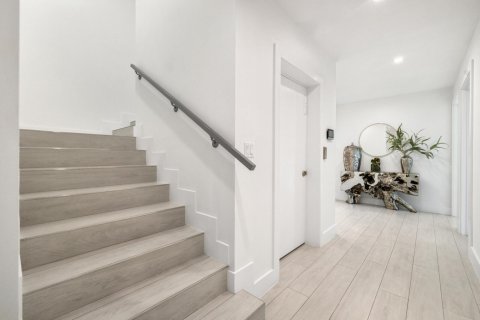 Villa ou maison à vendre à Hollywood, Floride: 4 chambres, 372.07 m2 № 2428555 - photo 16