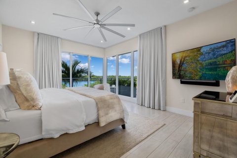 Villa ou maison à vendre à Hollywood, Floride: 4 chambres, 372.07 m2 № 2428555 - photo 17