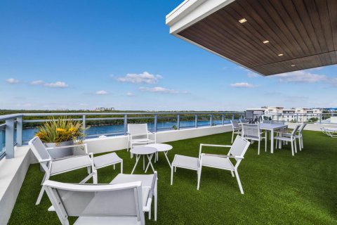 Villa ou maison à Hollywood, Floride 4 chambres, 372.07 m2 № 2428555