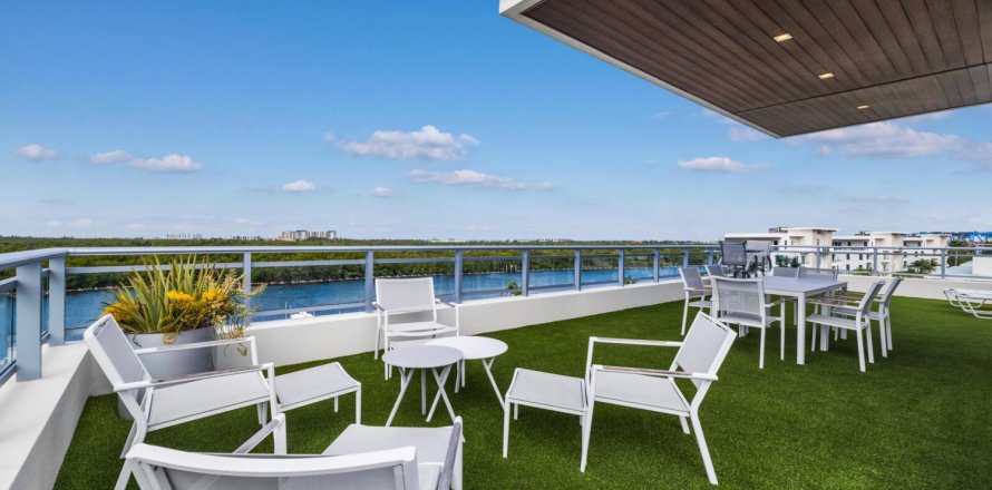 Villa ou maison à Hollywood, Floride 4 chambres, 372.07 m2 № 2428555