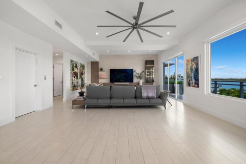 Villa ou maison à vendre à Hollywood, Floride: 4 chambres, 372.07 m2 № 2428555 - photo 15