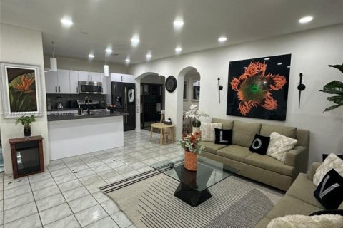 House in Miami Gardens, Florida 5 bedrooms, 143.35 sq.m. № 1871699 - photo 20