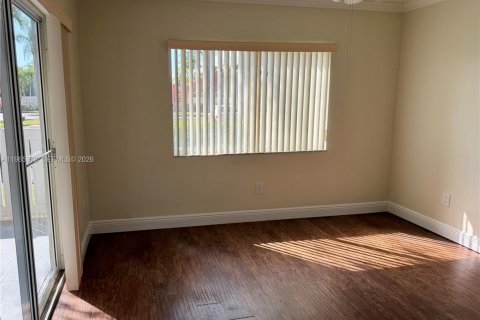 Снять в аренду кондоминиум в Хайалиа, Флорида 2 спальни, 102.75м2, № 2030103 - фото 6