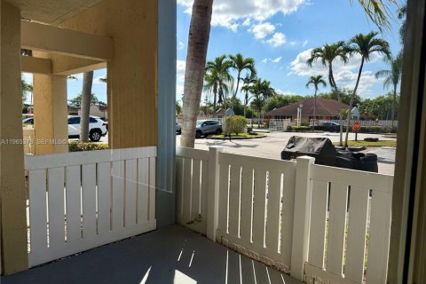 Снять в аренду кондоминиум в Хайалиа, Флорида 2 спальни, 102.75м2, № 2030103 - фото 8