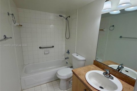 Снять в аренду кондоминиум в Хайалиа, Флорида 2 спальни, 102.75м2, № 2030103 - фото 5