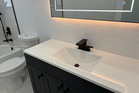 Купить виллу или дом в Майами-Гарденс, Флорида 4 спальни, 186.45м2, № 1957235 - фото 29