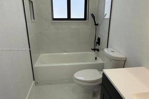 Купить виллу или дом в Майами-Гарденс, Флорида 4 спальни, 186.45м2, № 1957235 - фото 30