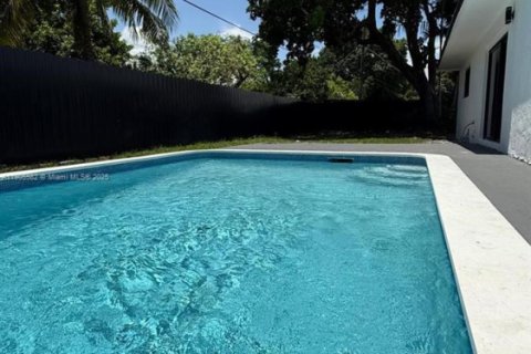 Купить виллу или дом в Майами-Гарденс, Флорида 4 спальни, 186.45м2, № 1957235 - фото 9