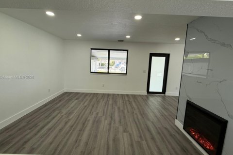 Купить виллу или дом в Майами-Гарденс, Флорида 4 спальни, 186.45м2, № 1957235 - фото 13