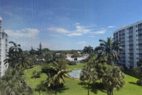Copropriété à vendre à Pompano Beach, Floride: 2 chambres, 91.04 m2 № 1961877 - photo 19