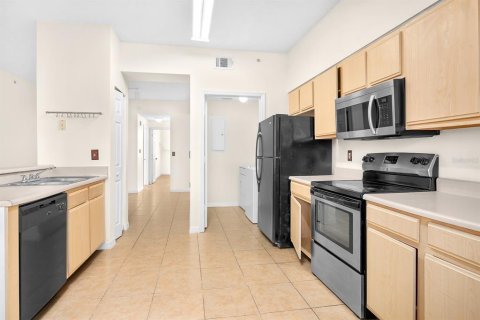 Condo in Orlando, Florida, 2 bedrooms  № 2144695 - photo 10
