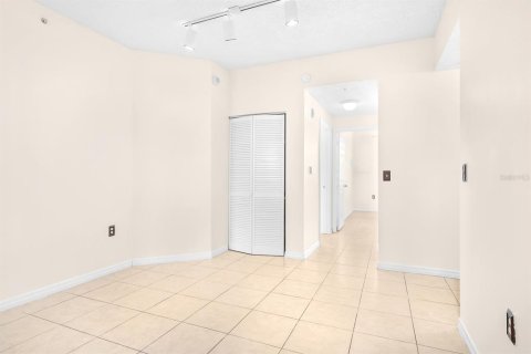 Condo in Orlando, Florida, 2 bedrooms  № 2144695 - photo 14