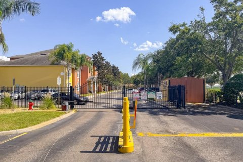 Condo in Orlando, Florida, 2 bedrooms  № 2144695 - photo 29