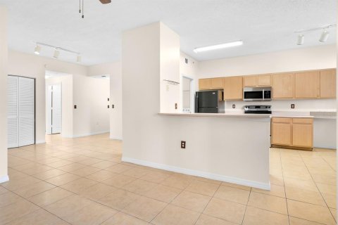 Condo in Orlando, Florida, 2 bedrooms  № 2144695 - photo 8