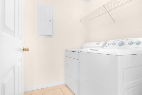 Condo in Orlando, Florida, 2 bedrooms  № 2144695 - photo 13