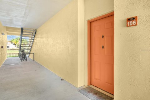 Condo in Orlando, Florida, 2 bedrooms  № 2144695 - photo 3