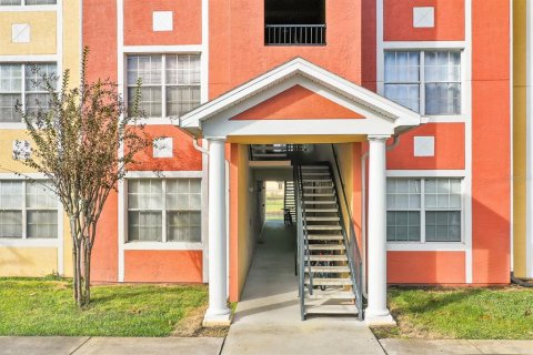 Condo in Orlando, Florida, 2 bedrooms  № 2144695 - photo 2
