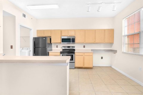 Condo in Orlando, Florida, 2 bedrooms  № 2144695 - photo 9