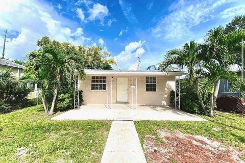 Appartement à louer à Dania Beach, Floride: 2 chambres, 143.35 m2 № 1948785 - photo 1