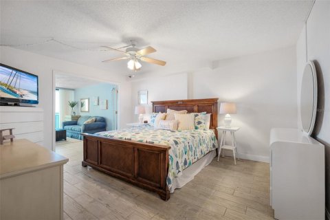 Condo in New Smyrna Beach, Florida, 2 bedrooms  № 1782463 - photo 10